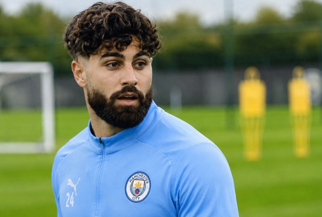 Josko Gvardiol in Manchester City kit, new contract until 2031 announced ahead of 2026-27 season.