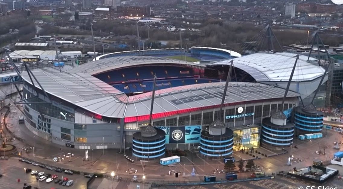 Darren Motsi, a 16-year-old left-footed attacker from Leicester City, has joined Manchester City's academy after beating Liverpool to his signature.
